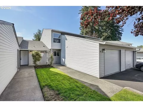 5301 Plomondon St #E18, Vancouver, WA 98661