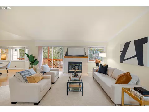 Living - 2323 W 28th Ave, Eugene, OR 97405 photo 2 of 6