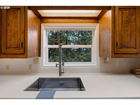 Kitchen - 2323 W 28th Ave, Eugene, OR 97405 photo 3 of 4