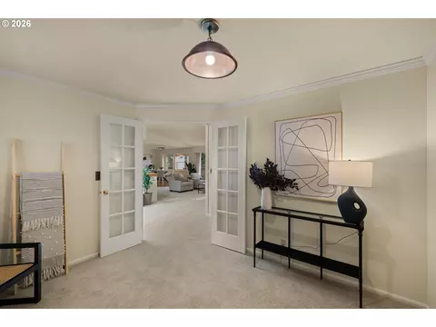 Entry Way - 2323 W 28th Ave, Eugene, OR 97405 photo 1 of 4