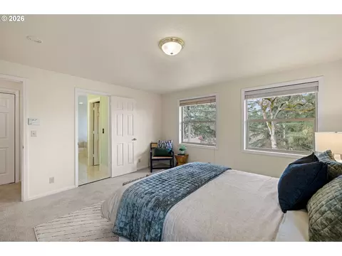 Bedroom - 2323 W 28th Ave, Eugene, OR 97405 photo 6 of 6