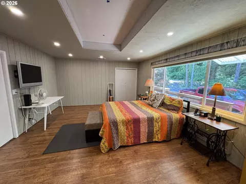 Bedroom - 9959 Sweet Creek Rd, Mapleton, OR 97453 photo 4 of 8
