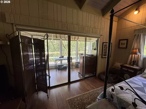 Bedroom - 9959 Sweet Creek Rd, Mapleton, OR 97453 photo 2 of 8