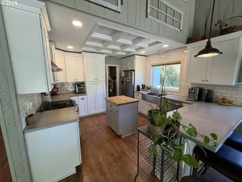 Kitchen - 9959 Sweet Creek Rd, Mapleton, OR 97453 photo 1 of 6