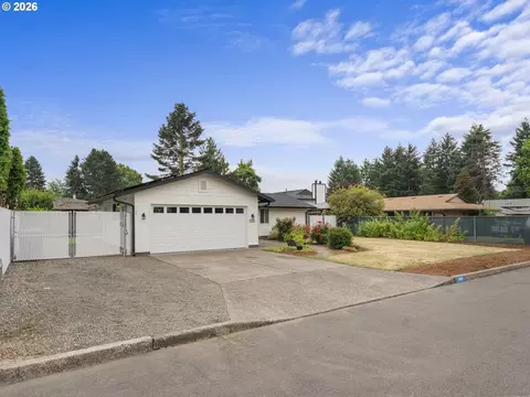 Exterior - 1320 NE 17th St, Gresham, OR 97030 photo 3 of 13
