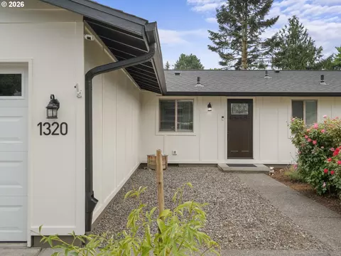 Exterior - 1320 NE 17th St, Gresham, OR 97030 photo 5 of 13