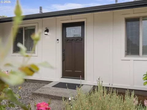 Entry Way - 1320 NE 17th St, Gresham, OR 97030 photo 1 of 5