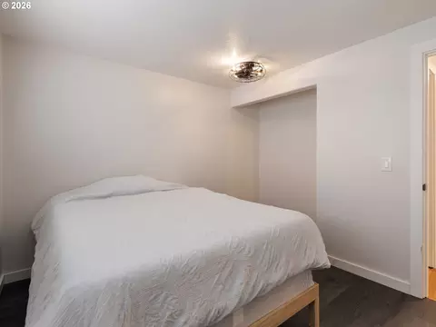 Bedroom - 1320 NE 17th St, Gresham, OR 97030 photo 6 of 8
