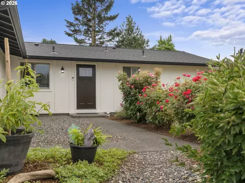Exterior - 1320 NE 17th St, Gresham, OR 97030 photo 6 of 13