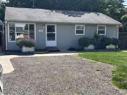 140 Canemah Rd, Oregon City, OR 97045