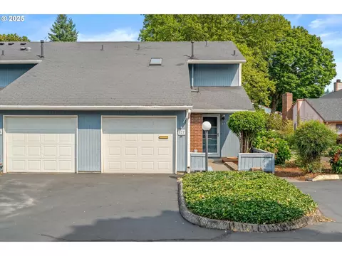 827 NE 90th Ave, Portland, OR 97220