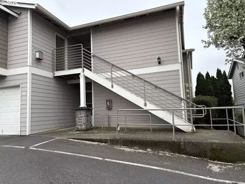 15072 NW Central Dr #406, Portland, OR 97229