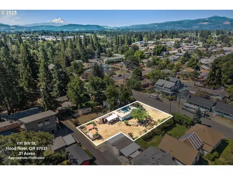 1111 9th St, Hood River, OR 97031