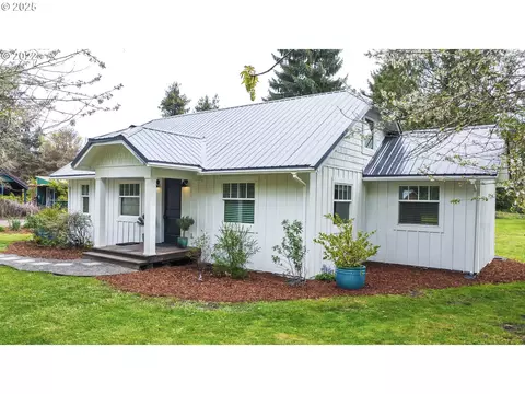 903 Curtin Rd, Cottage Grove, OR 97424