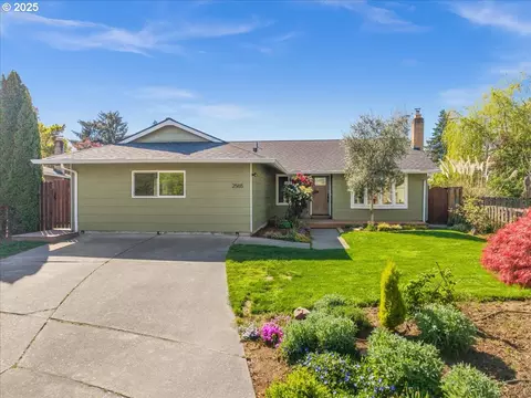 2565 SW 211th Ct, Beaverton, OR 97003
