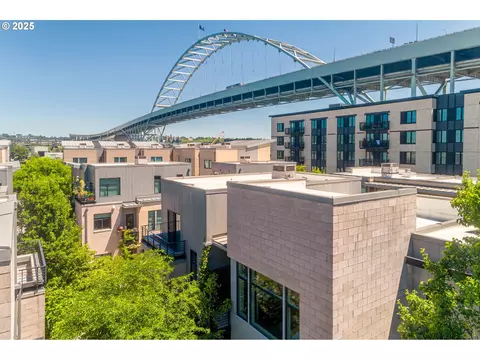 2030 NW 16th Ave, Portland, OR 97209