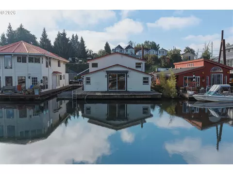 205 N Bridgeton Rd #W-9, Portland, OR 97217