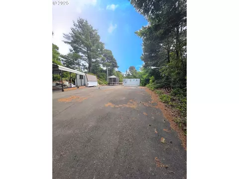 1601 Rhododendron Dr #638, Florence, OR 97439