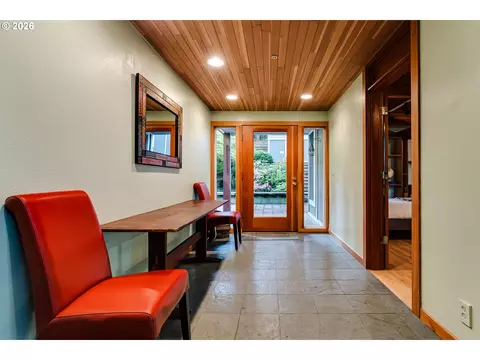 Entry Way - 3210 Inspiration Point Dr, Eugene, OR 97405 photo 2 of 3