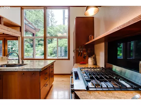 Kitchen - 3210 Inspiration Point Dr, Eugene, OR 97405 photo 3 of 3