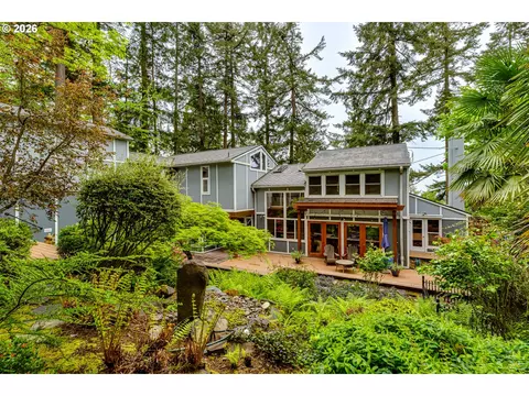 Exterior - 3210 Inspiration Point Dr, Eugene, OR 97405 photo 1 of 15