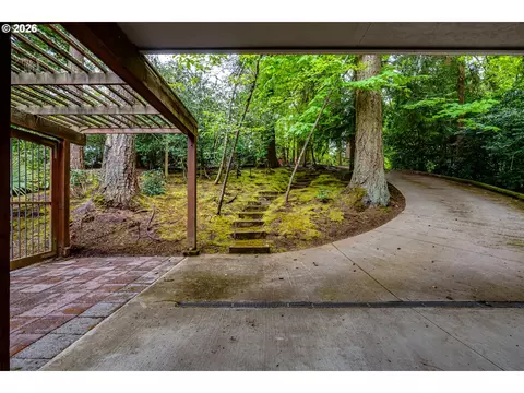 Exterior - 3210 Inspiration Point Dr, Eugene, OR 97405 photo 14 of 15