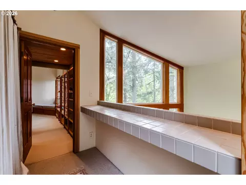 Entry Way - 3210 Inspiration Point Dr, Eugene, OR 97405 photo 3 of 3
