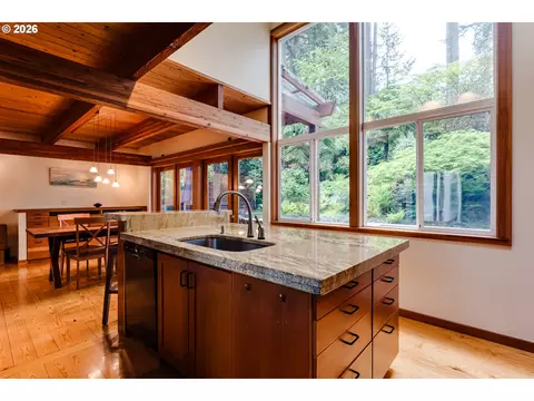 Kitchen - 3210 Inspiration Point Dr, Eugene, OR 97405 photo 2 of 3