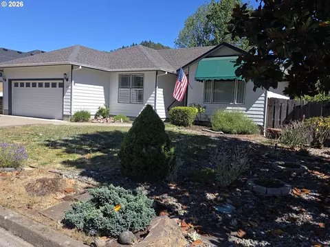 260 Village Dr, Winchester, OR 97495