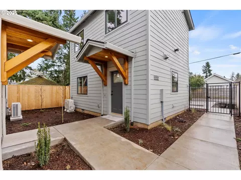 5712 SE Ramona St #C, Portland, OR 97206