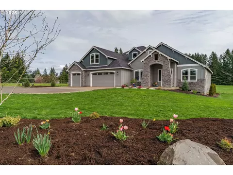 16121 S Amacher Ln, Oregon City, OR 97045