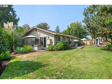 Exterior - 2760 Elysium Ave, Eugene, OR 97401 photo 4 of 10