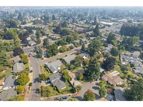 View/Area - 2760 Elysium Ave, Eugene, OR 97401 photo 2 of 2