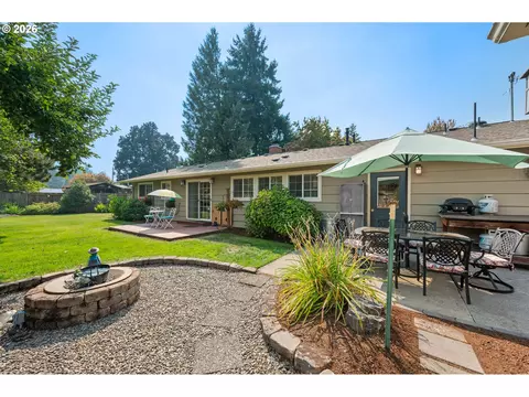 Exterior - 2760 Elysium Ave, Eugene, OR 97401 photo 2 of 10