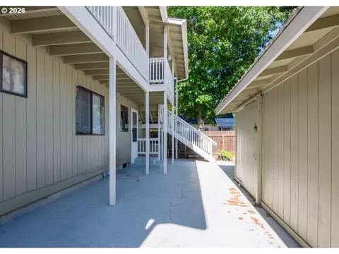 Exterior - 32781 E Pearl St, Eugene, OR 97408 photo 5 of 6