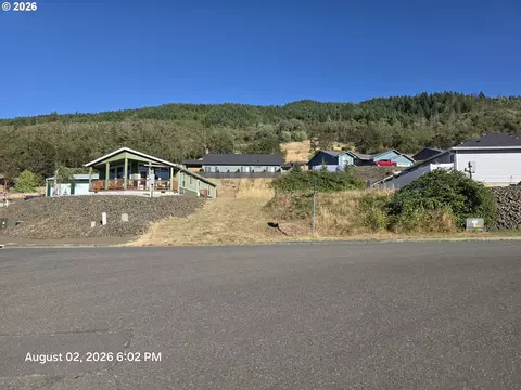 411 Clark St, Myrtle Creek, OR 97457