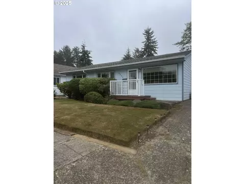 2220 Arthur Dr, Reedsport, OR 97467