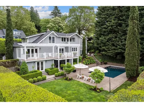 3812 SEllis St, Portland, OR 97202