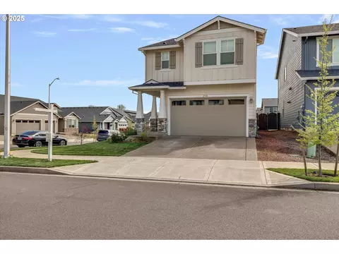2718 NW Meadows Dr, Mcminnville, OR 97128