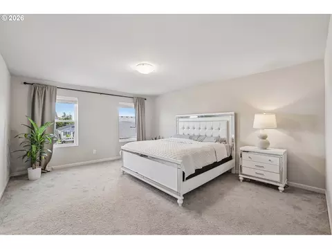 Bedroom - 6463 SE 21st St, Gresham, OR 97080 photo 6 of 6
