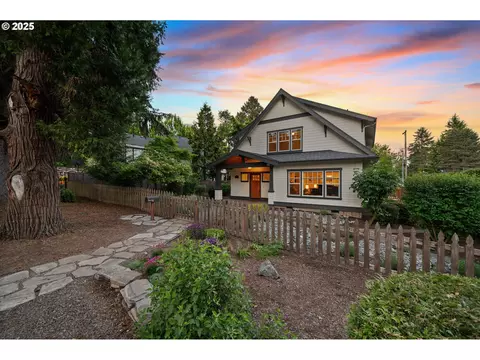 785 3rd St, Lake Oswego, OR 97034