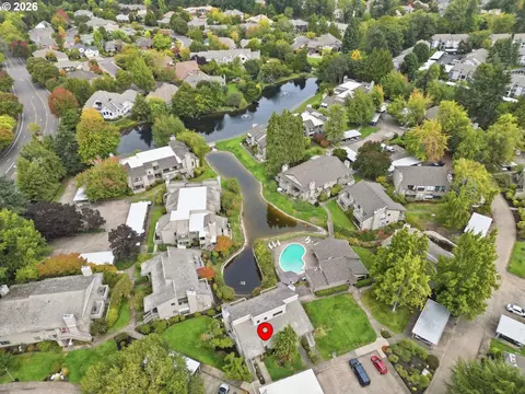 View/Area - 1932 Lake Isle Dr, Eugene, OR 97401 photo 2 of 5