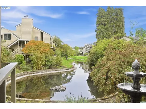 View/Area - 1932 Lake Isle Dr, Eugene, OR 97401 photo 1 of 5
