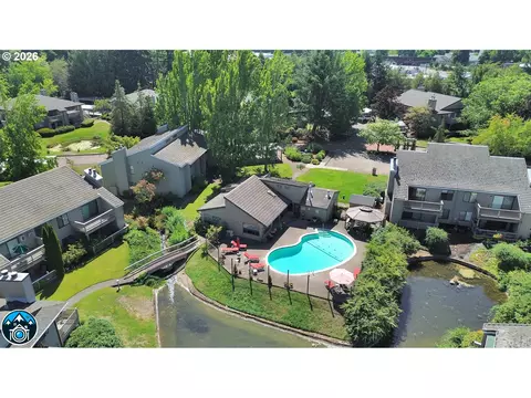 View/Area - 1932 Lake Isle Dr, Eugene, OR 97401 photo 4 of 5