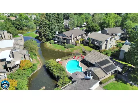 View/Area - 1932 Lake Isle Dr, Eugene, OR 97401 photo 3 of 5