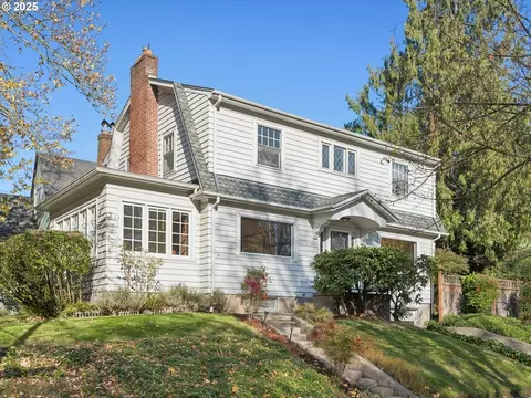 3909 NE Hassalo St, Portland, OR 97232