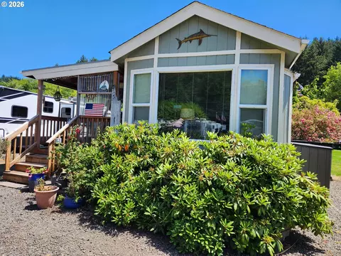 105 Beach Blvd #70, Winchester Bay, OR 97467