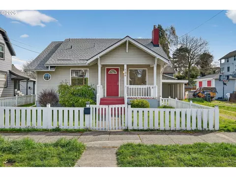 134 S 3rd St, Saint Helens, OR 97051