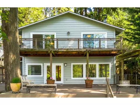 18452 SE Willamette Dr, Milwaukie, OR 97267