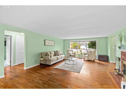 Living - 84 W 27th Ave, Eugene, OR 97405 photo 4 of 4